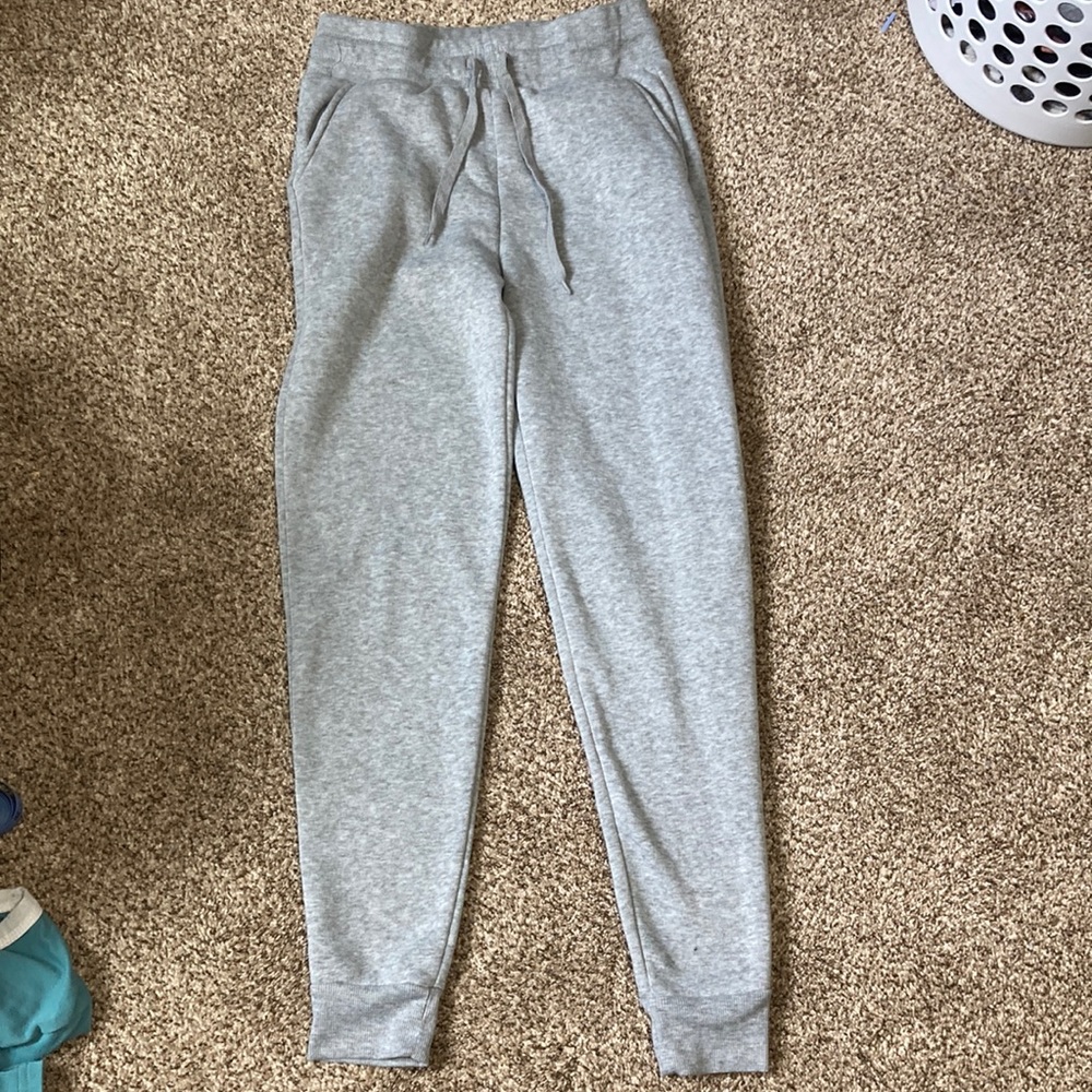love streak size small brand new never used just bought light grey sweatpants
